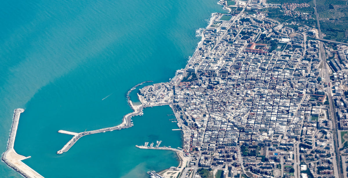 Molfetta — triptych-wide | Wikimedia Commons
