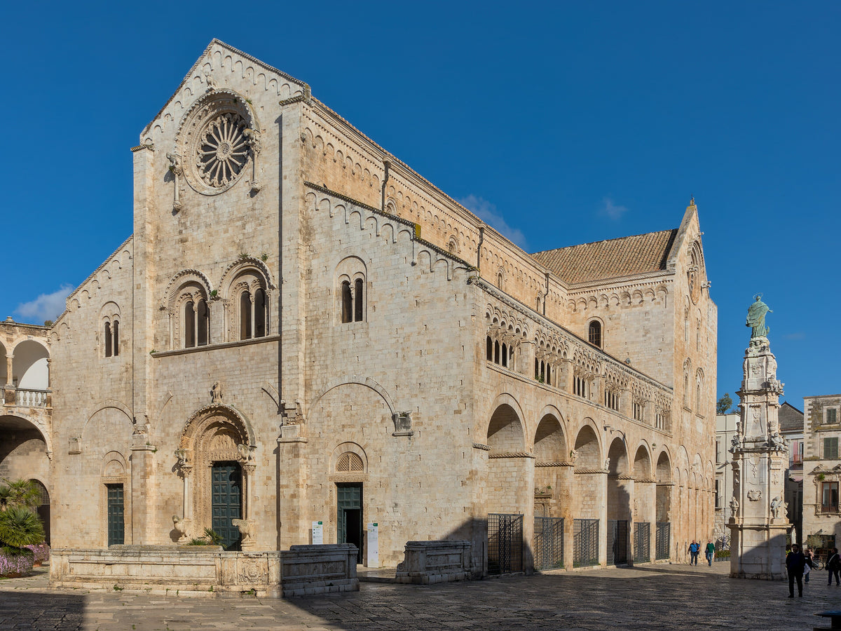 Bitonto — closing | Wikimedia Commons