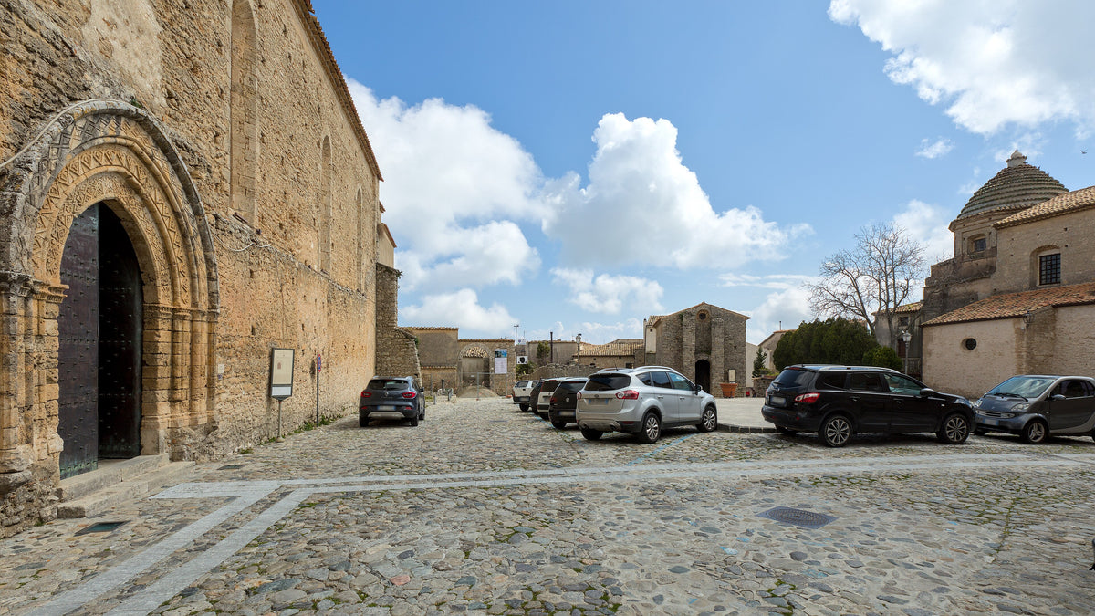Gerace — triptych-wide | Wikimedia Commons
