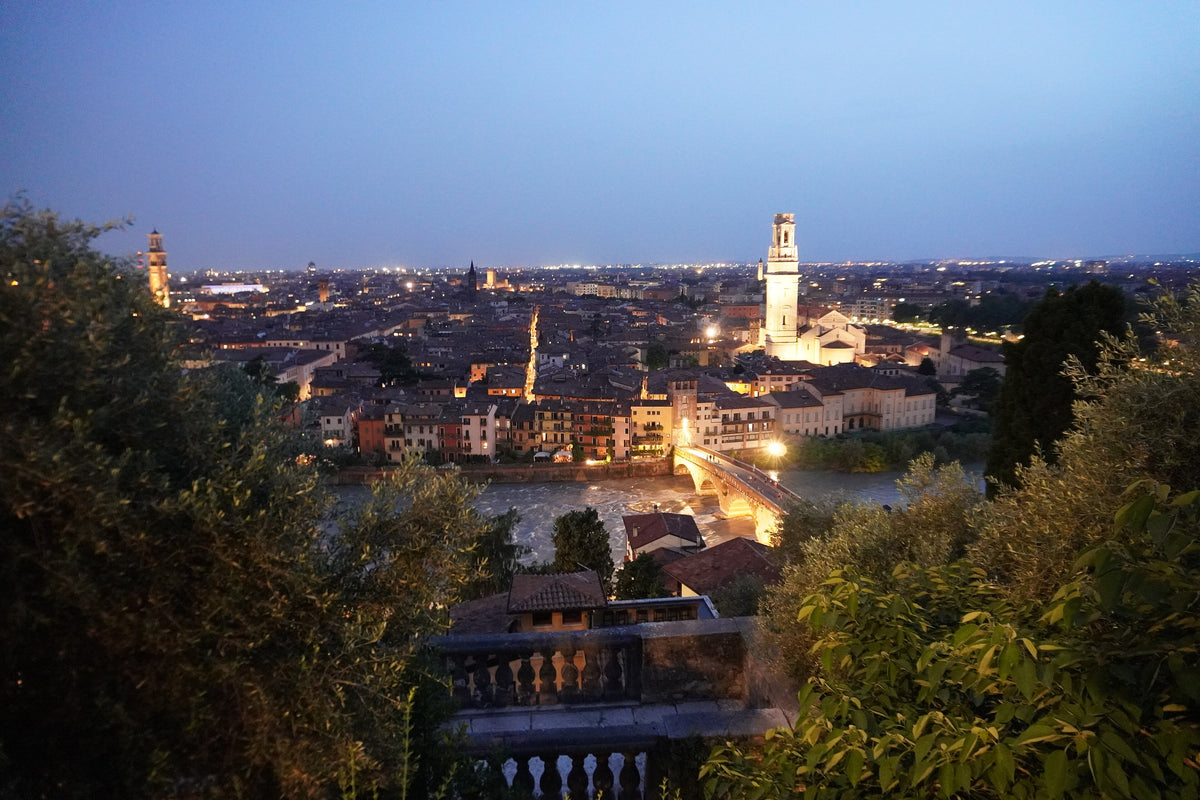 Verona — triptych-wide | Wikimedia Commons