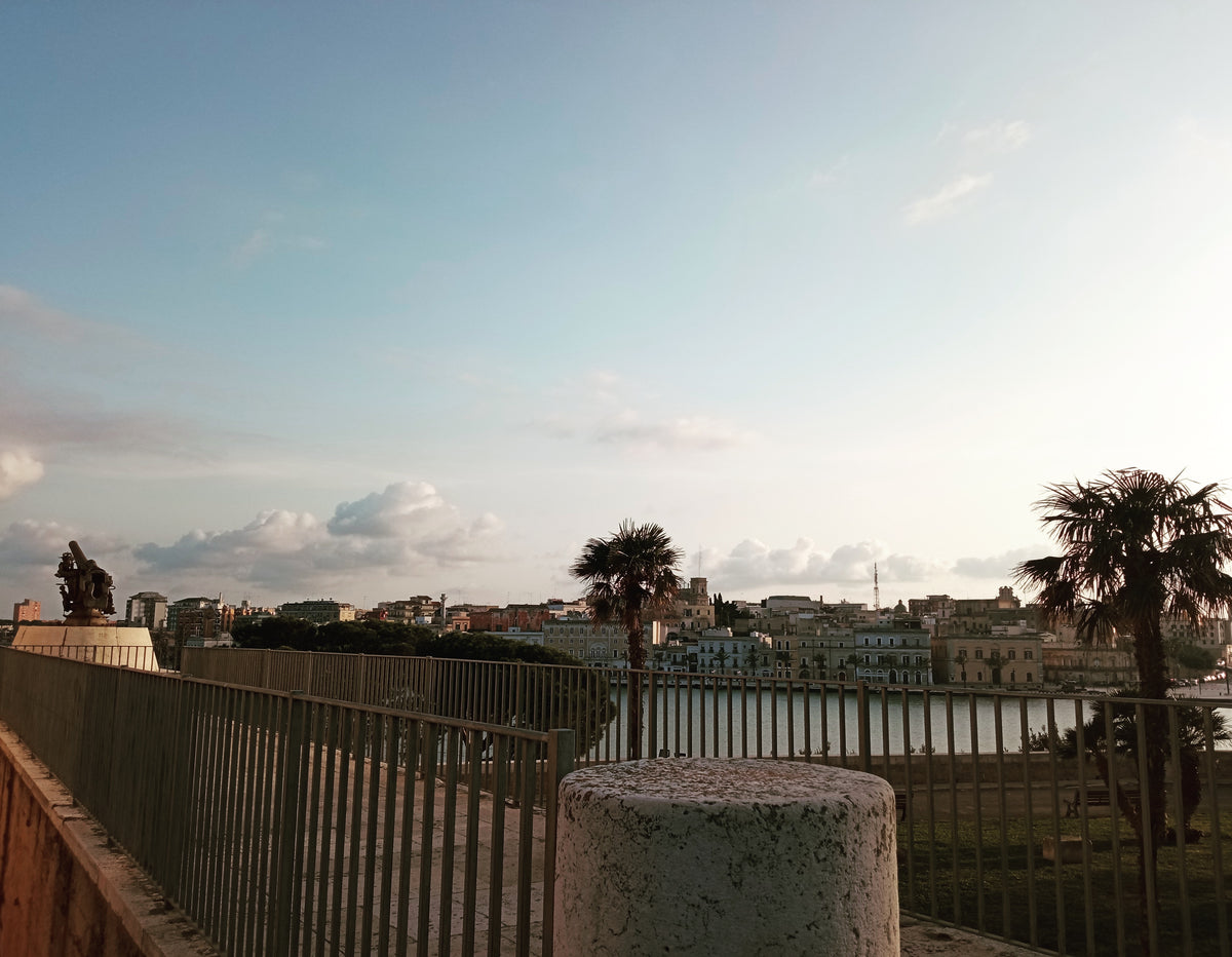 Brindisi — intro-wide | Wikimedia Commons