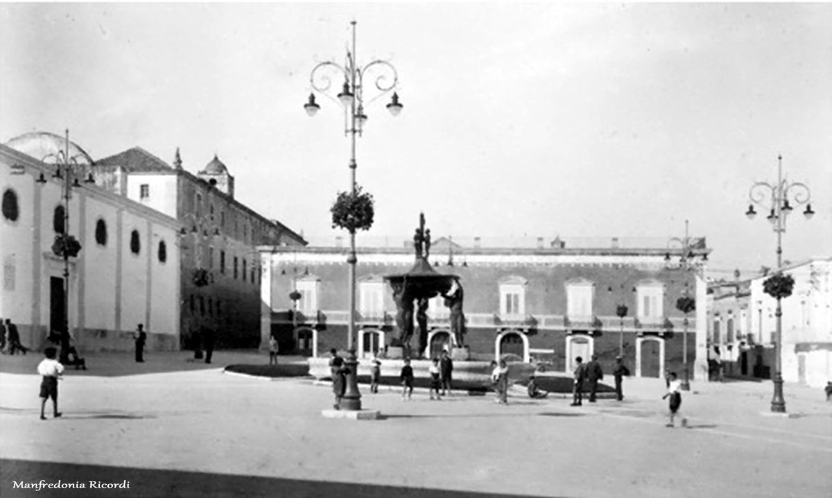 Manfredonia — intro-wide | Wikimedia Commons
