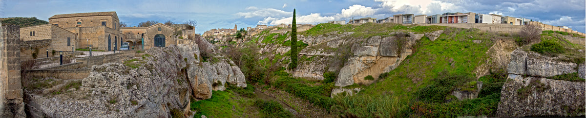 Gravina in Puglia — triptych-wide | Wikimedia Commons