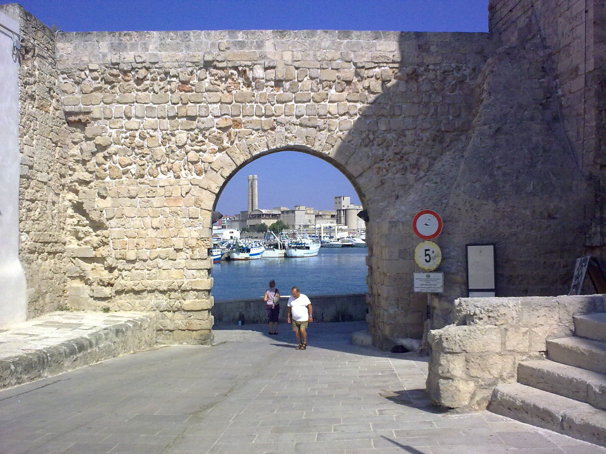 Monopoli — story-01 | Wikimedia Commons