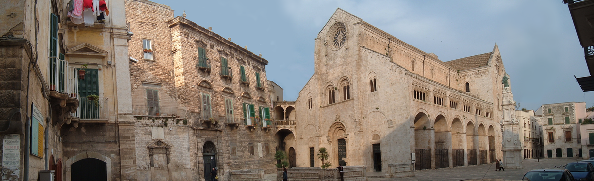 Bitonto — intro-wide | Wikimedia Commons