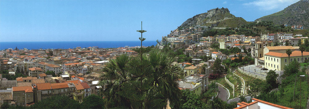Amantea — triptych-wide | Wikimedia Commons