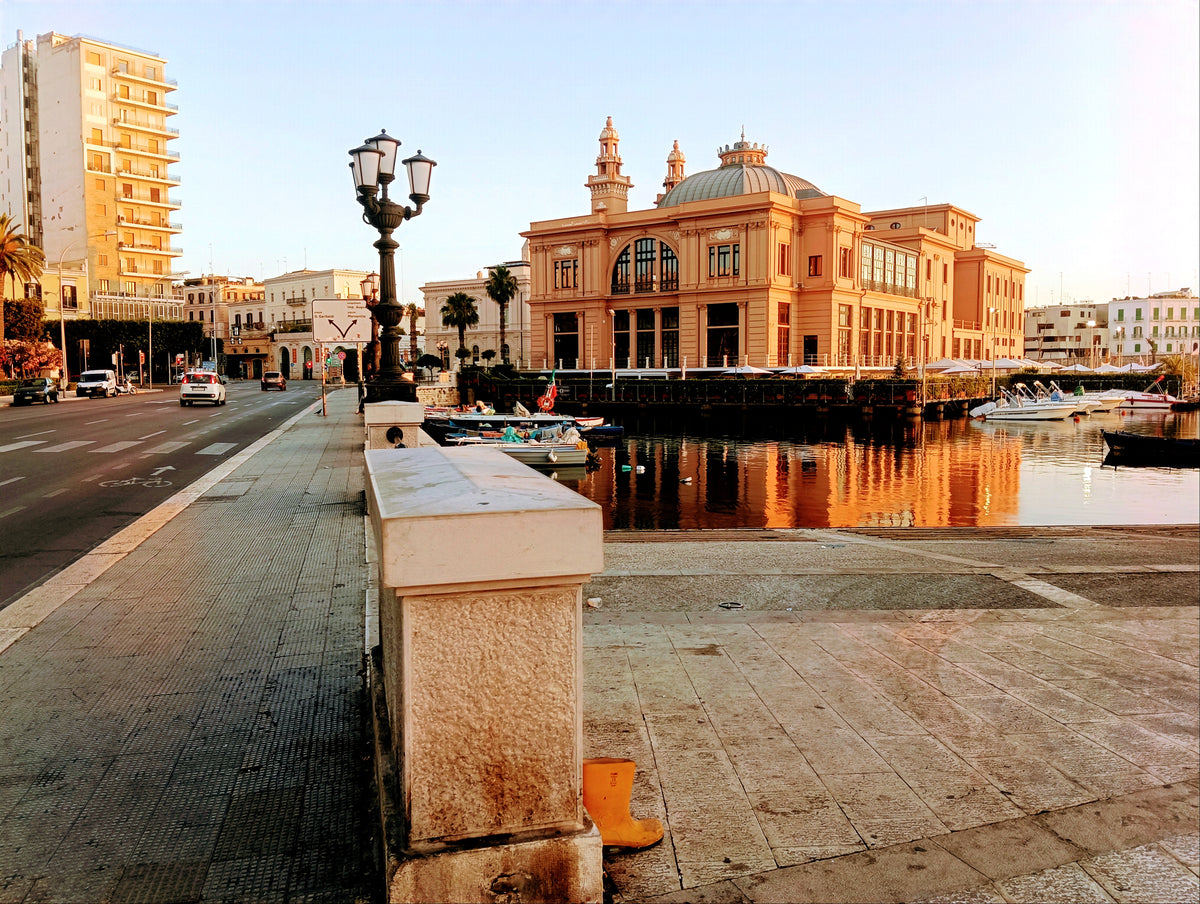 Bari — gallery-04 | Wikimedia Commons